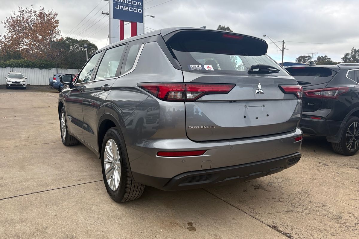 2022 Mitsubishi Outlander ES ZM