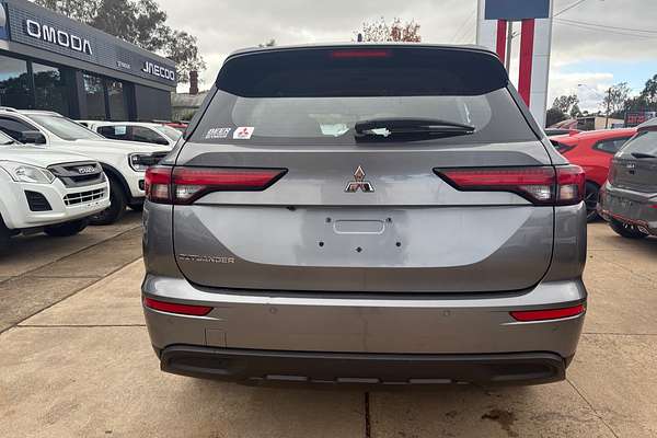 2022 Mitsubishi Outlander ES ZM