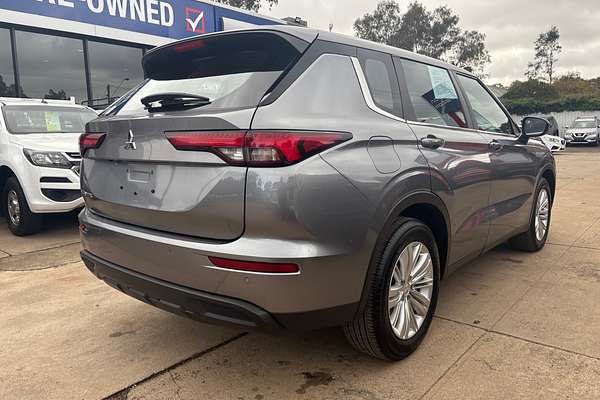 2022 Mitsubishi Outlander ES ZM