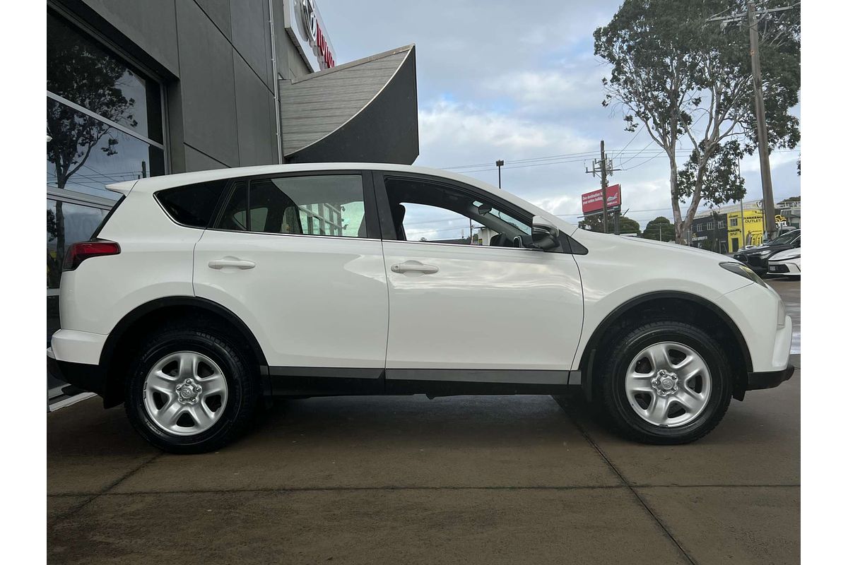 2017 Toyota RAV4 GX ZSA42R