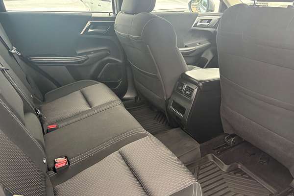 2022 Mitsubishi Outlander ES ZM