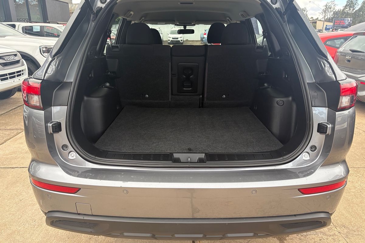 2022 Mitsubishi Outlander ES ZM