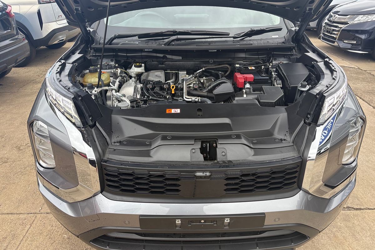 2022 Mitsubishi Outlander ES ZM