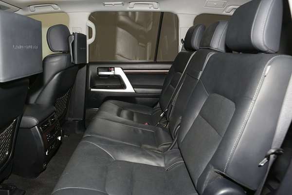 2019 Toyota Landcruiser Sahara VDJ200R