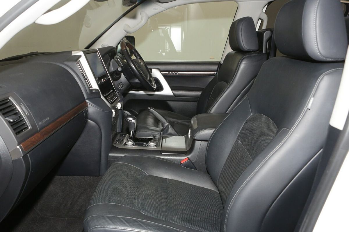 2019 Toyota Landcruiser Sahara VDJ200R