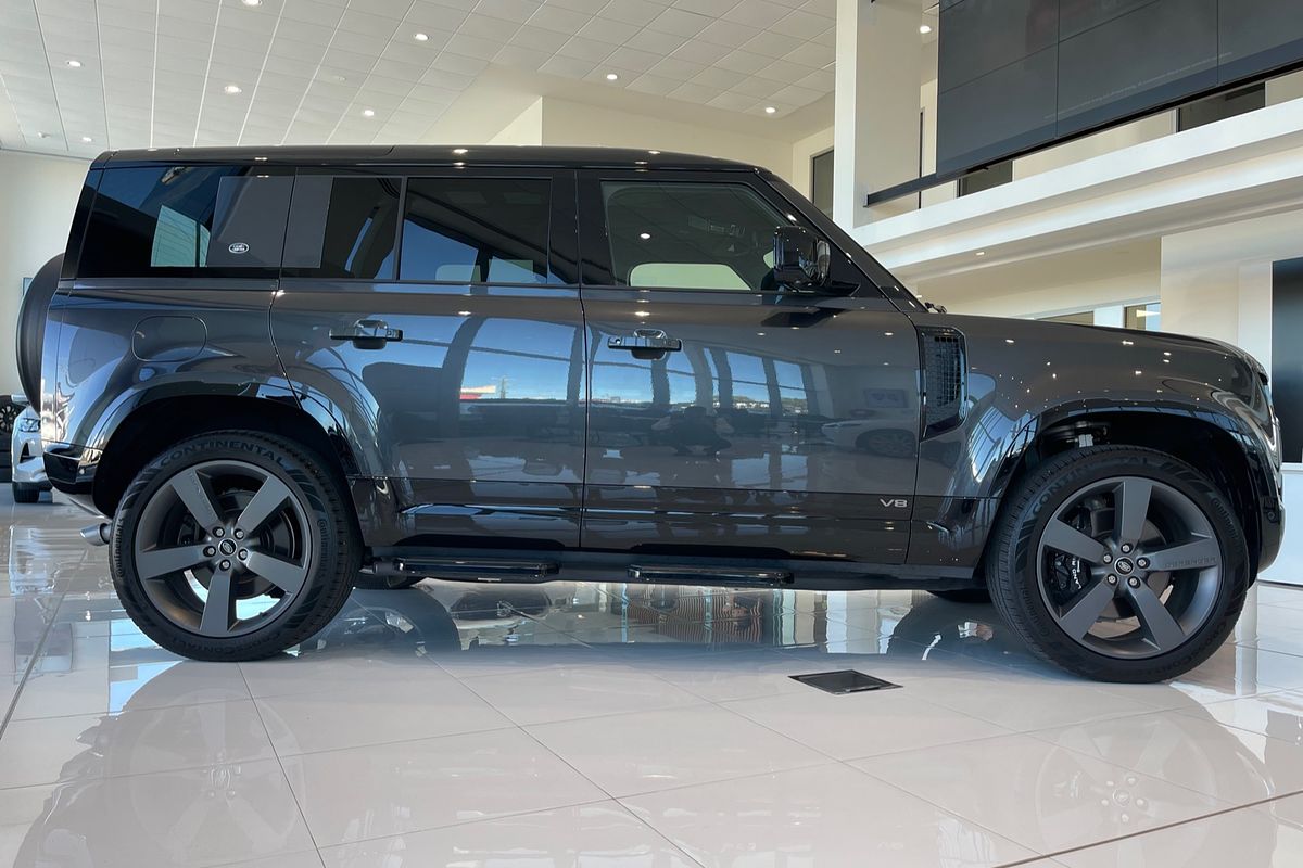 2021 Land Rover Defender 110 P525 V8 L663