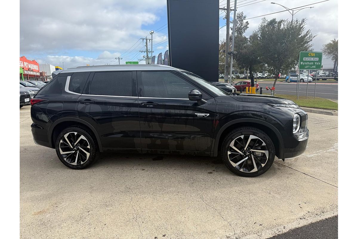 2024 Mitsubishi Outlander PHEV Exceed Tourer ZM
