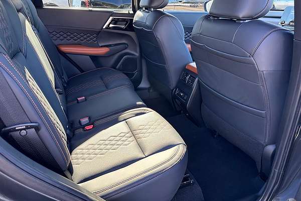 2024 Mitsubishi Outlander PHEV Exceed Tourer ZM
