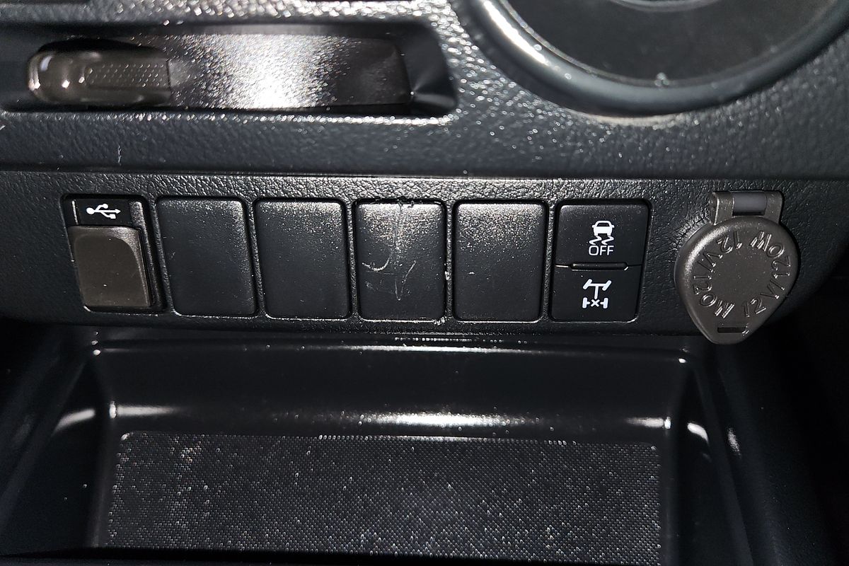 2021 Toyota Hilux SR GUN126R 4X4