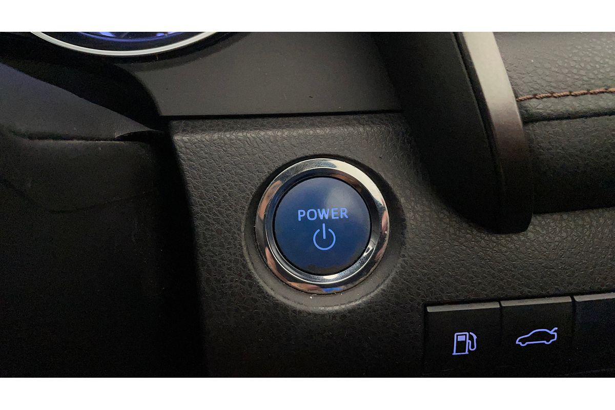 2018 Toyota Camry Ascent AXVH71R
