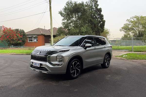 2024 Mitsubishi Outlander Exceed Tourer ZM