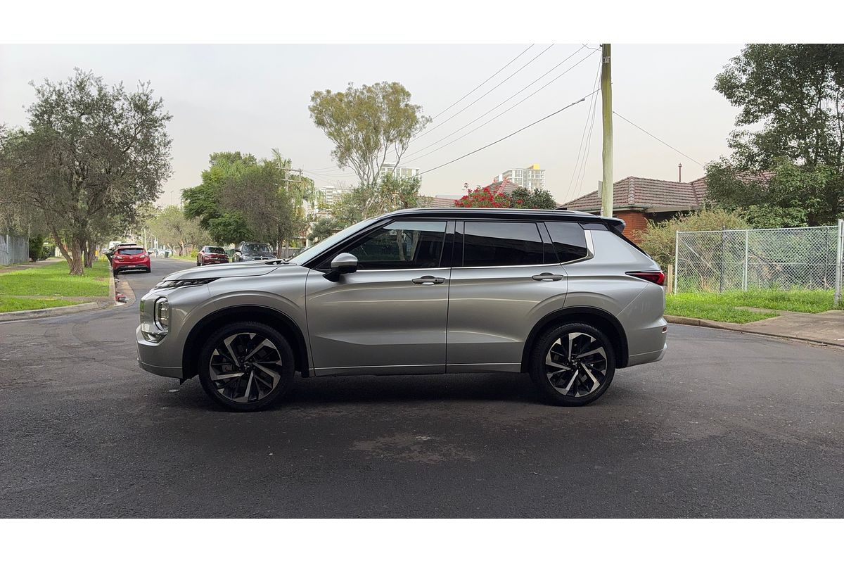 2024 Mitsubishi Outlander Exceed Tourer ZM