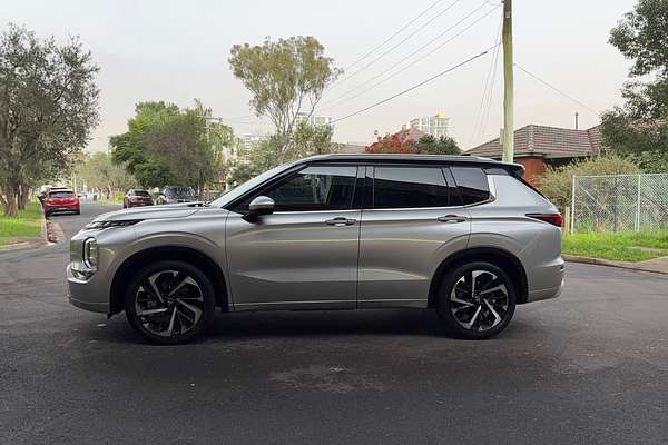 2024 Mitsubishi Outlander Exceed Tourer ZM