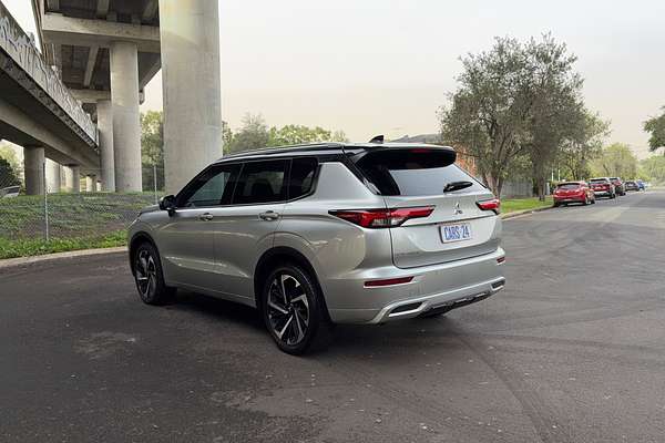 2024 Mitsubishi Outlander Exceed Tourer ZM