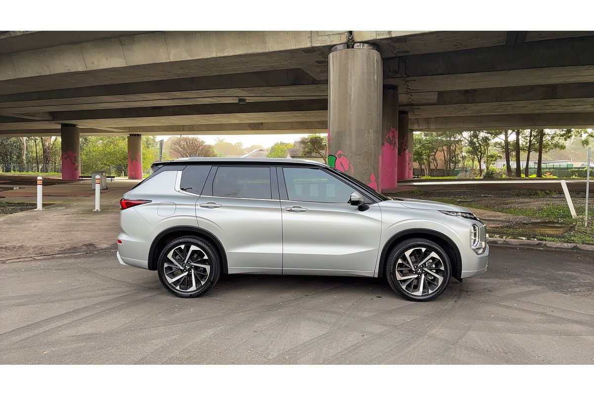 2024 Mitsubishi Outlander Exceed Tourer ZM