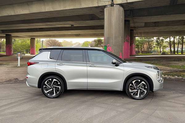 2024 Mitsubishi Outlander Exceed Tourer ZM