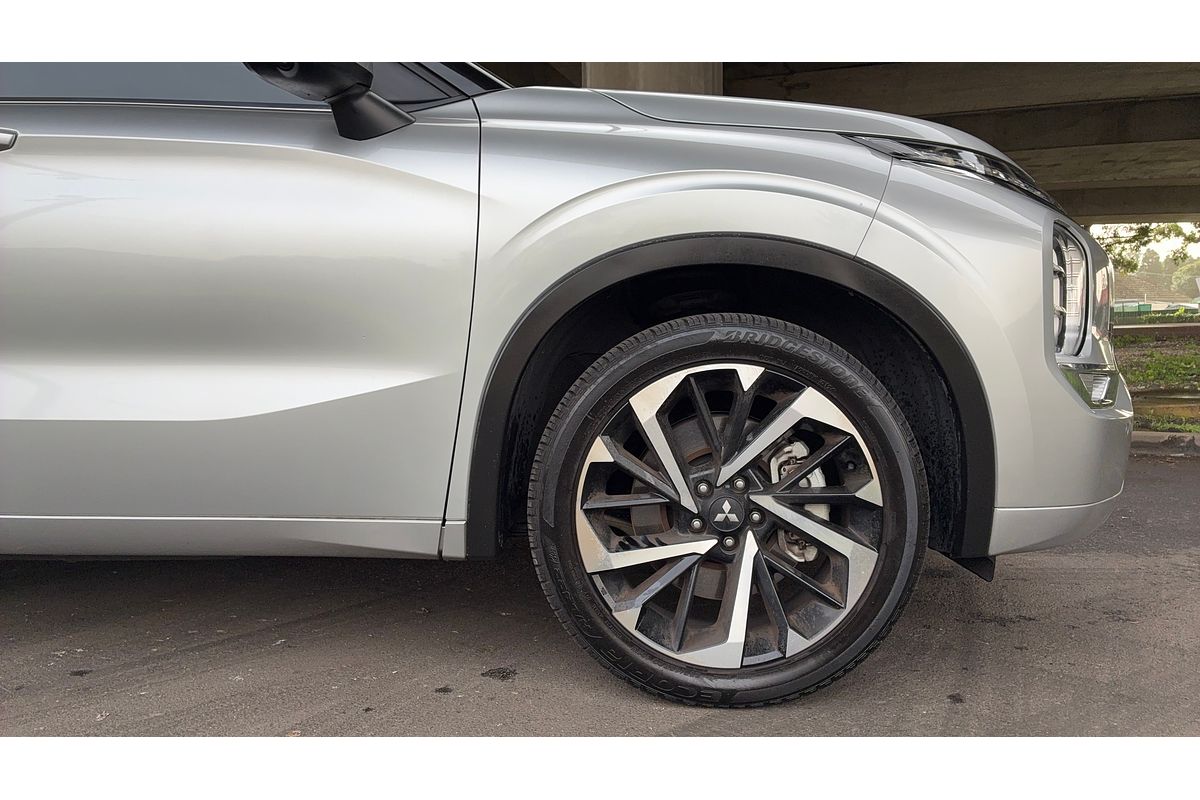 2024 Mitsubishi Outlander Exceed Tourer ZM