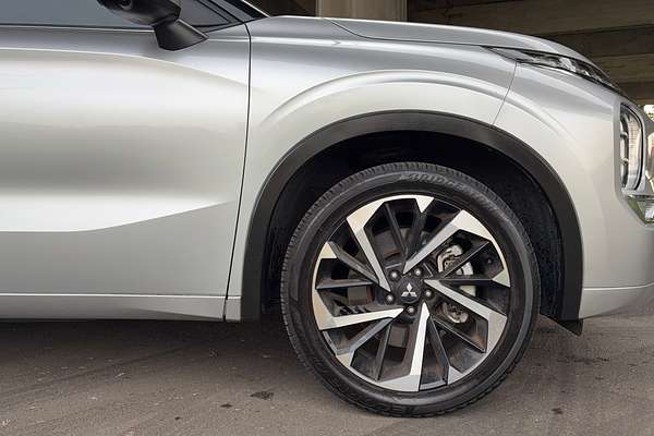 2024 Mitsubishi Outlander Exceed Tourer ZM