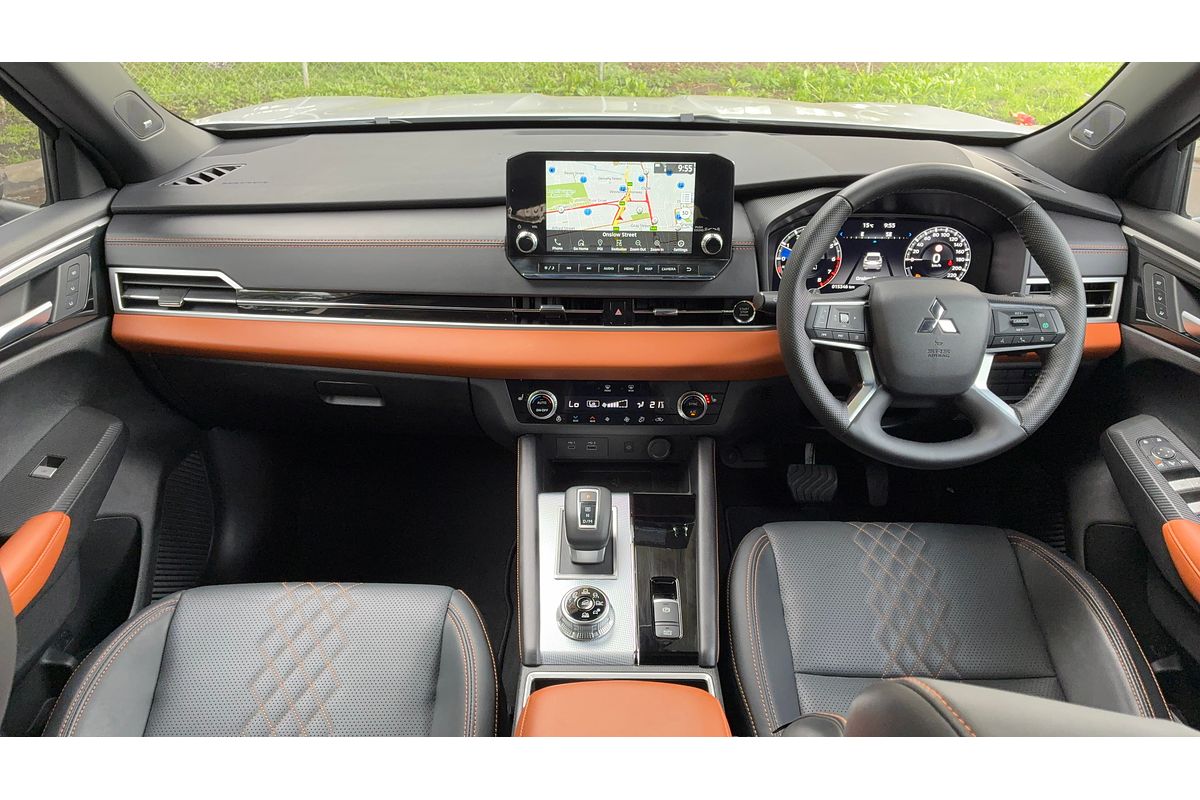 2024 Mitsubishi Outlander Exceed Tourer ZM