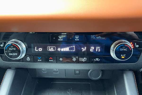 2024 Mitsubishi Outlander Exceed Tourer ZM