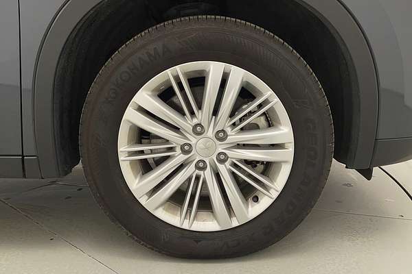 2023 Mitsubishi Outlander ES ZM