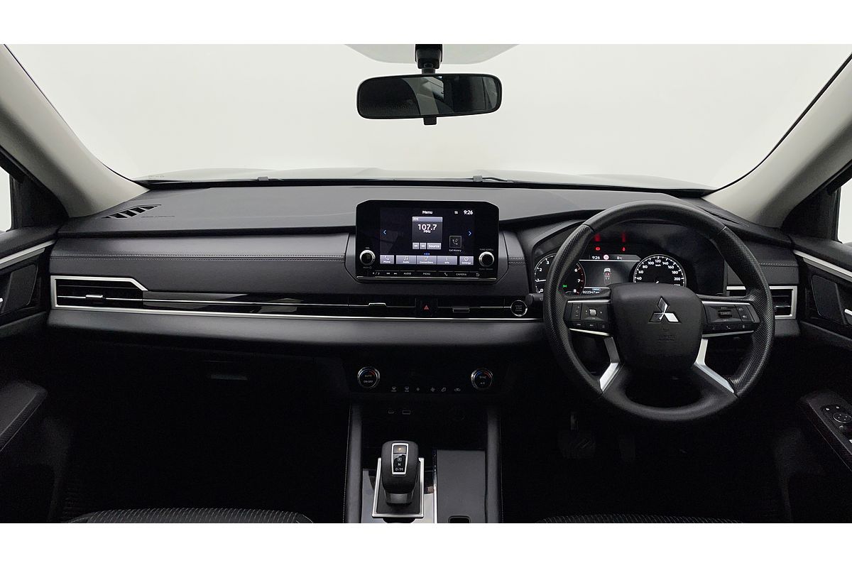 2023 Mitsubishi Outlander ES ZM