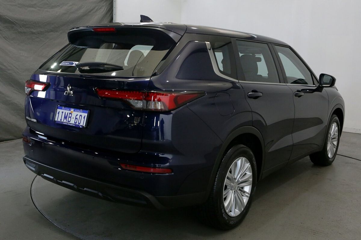 2024 Mitsubishi Outlander ES ZM