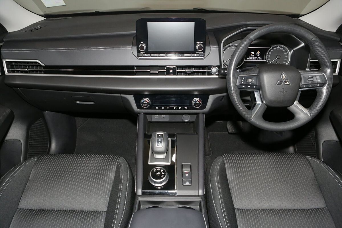 2024 Mitsubishi Outlander ES ZM