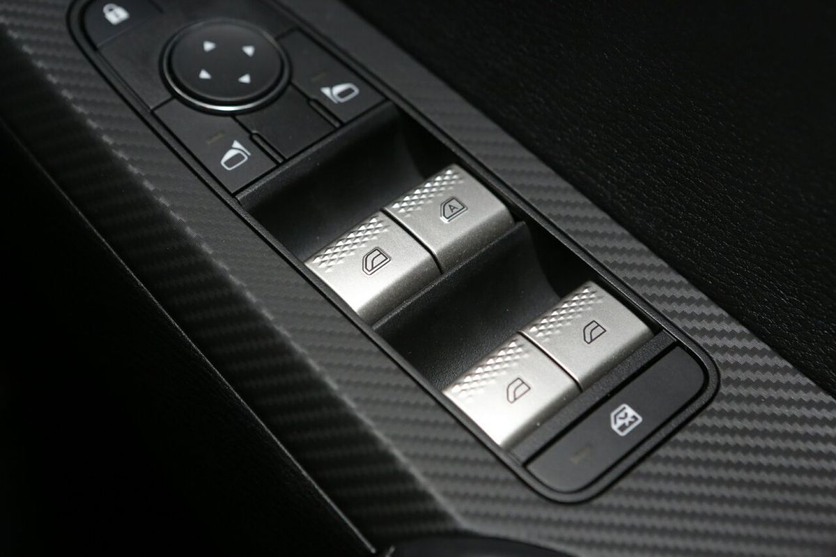2024 Mitsubishi Outlander ES ZM