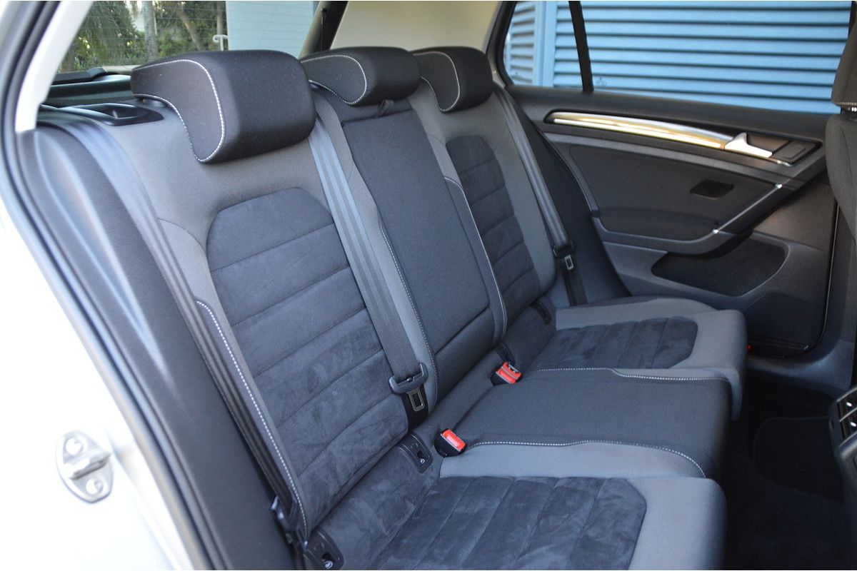 2015 Volkswagen Golf 103TSI Highline 7