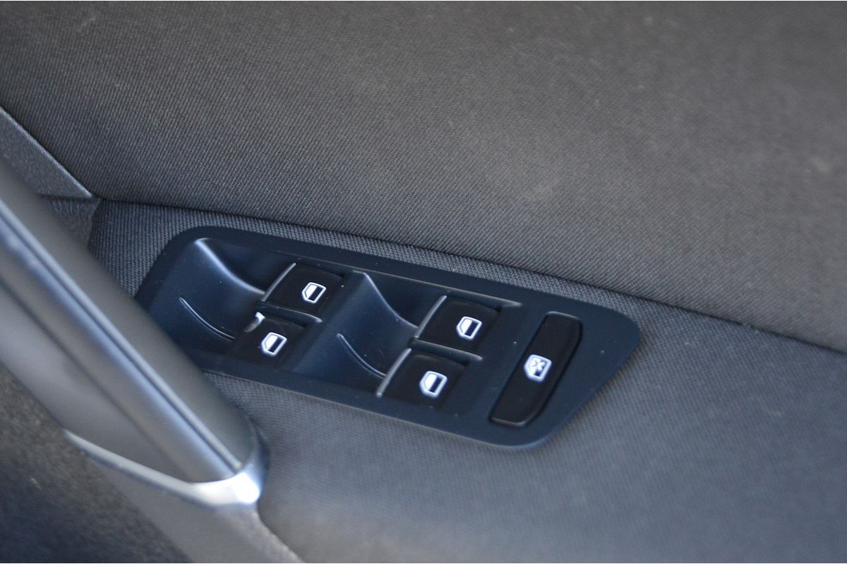 2015 Volkswagen Golf 103TSI Highline 7