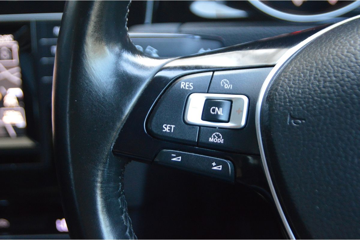 2015 Volkswagen Golf 103TSI Highline 7