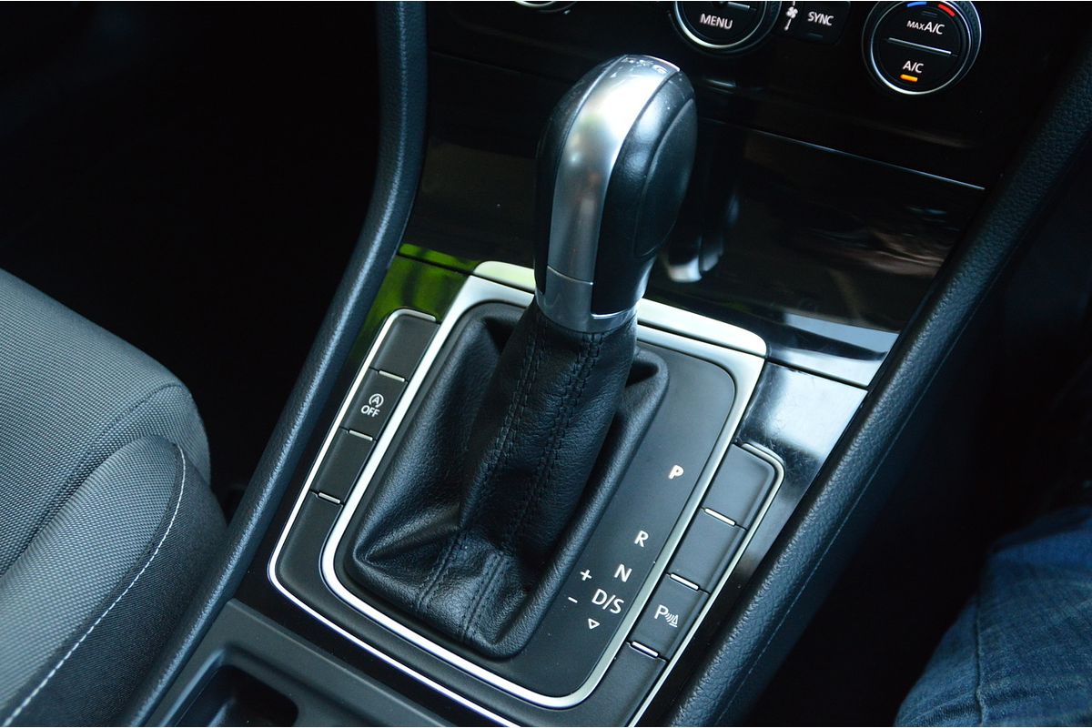 2015 Volkswagen Golf 103TSI Highline 7