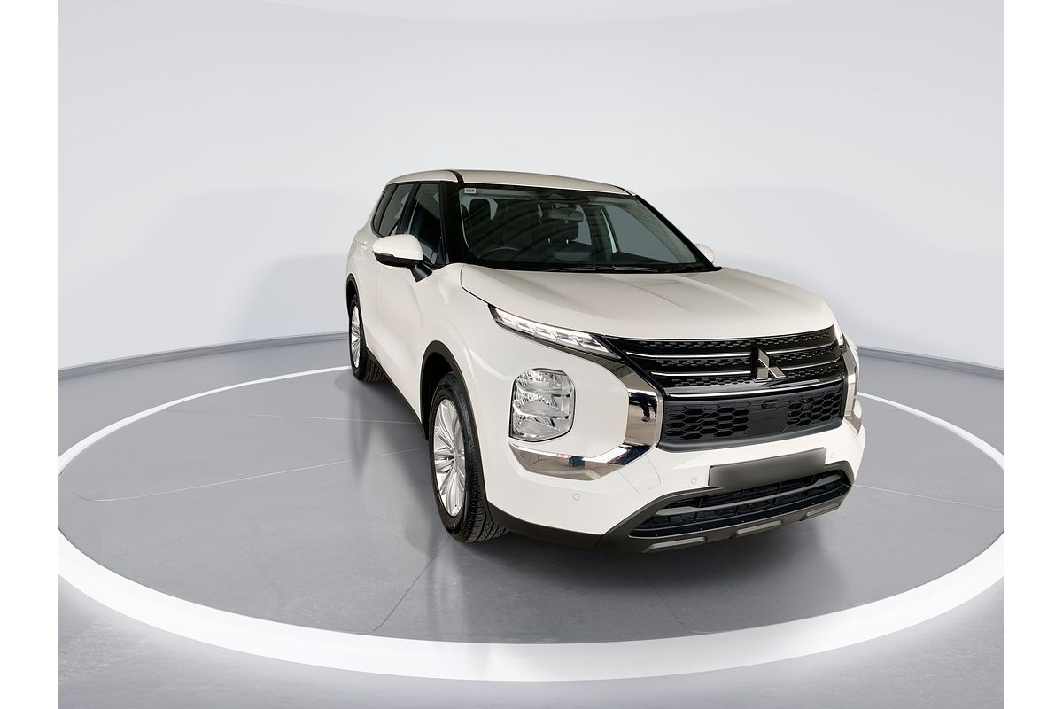 2023 Mitsubishi Outlander ES ZM