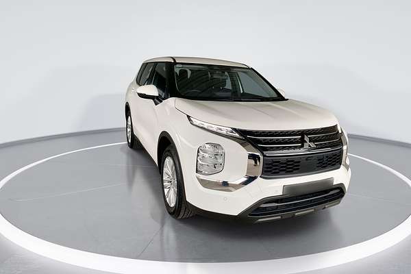 2023 Mitsubishi Outlander ES ZM