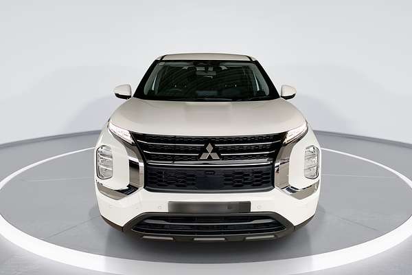2023 Mitsubishi Outlander ES ZM