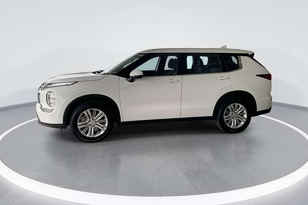 2023 Mitsubishi Outlander ES ZM