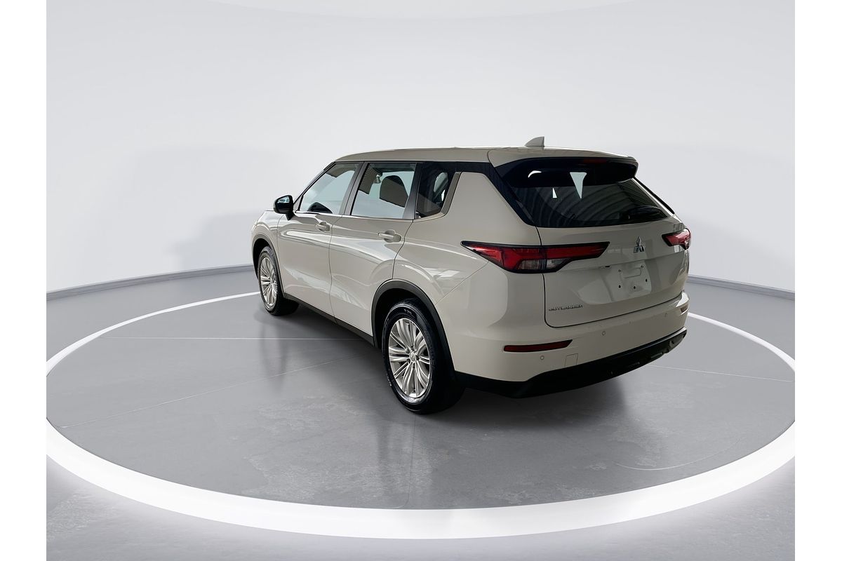 2023 Mitsubishi Outlander ES ZM