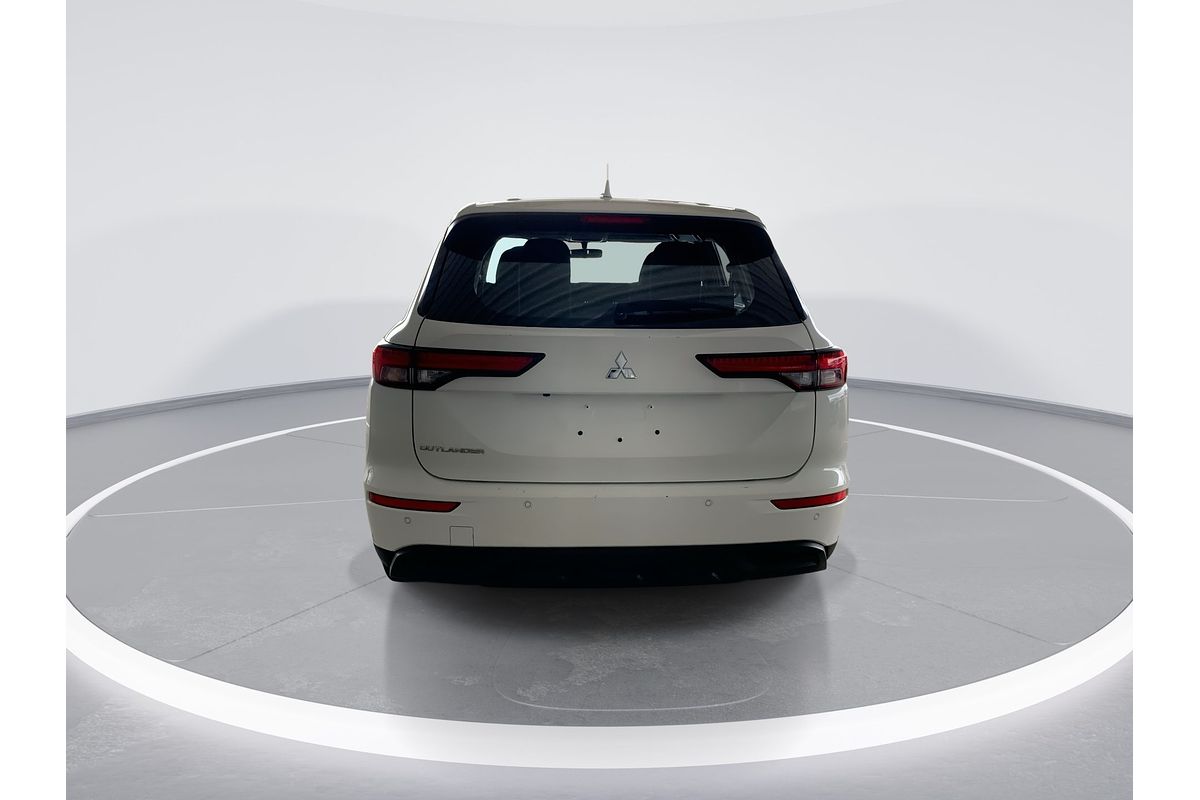 2023 Mitsubishi Outlander ES ZM