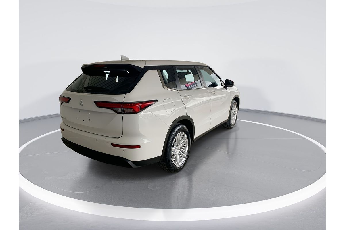2023 Mitsubishi Outlander ES ZM