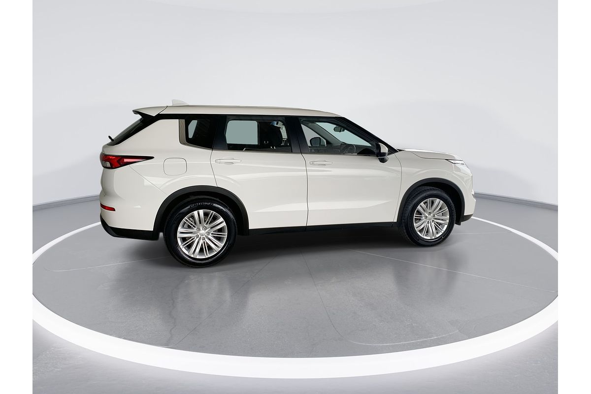 2023 Mitsubishi Outlander ES ZM