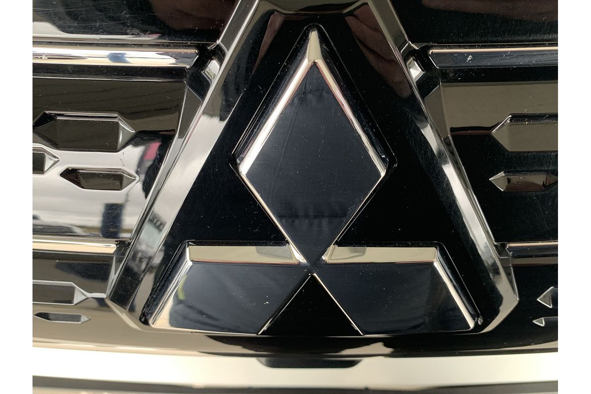 2023 Mitsubishi Outlander ES ZM