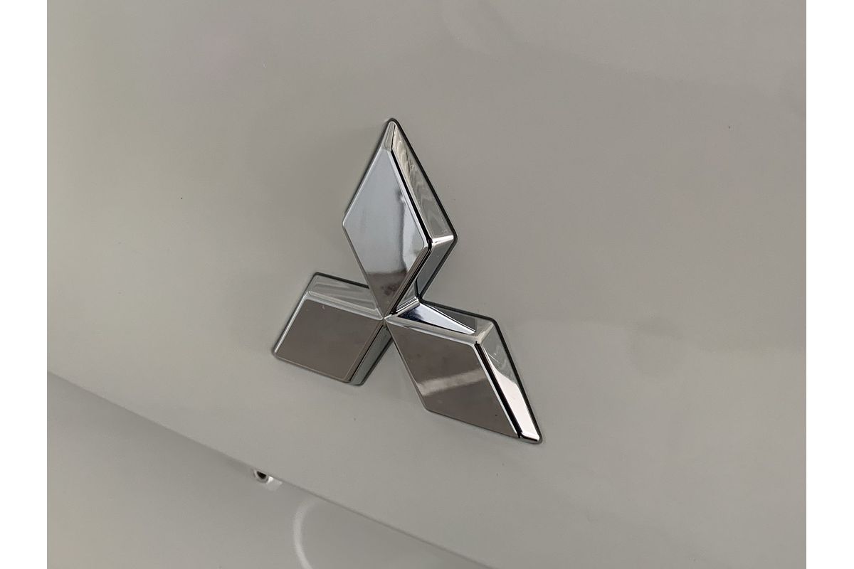 2023 Mitsubishi Outlander ES ZM