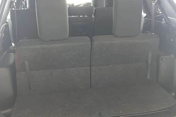 2023 Mitsubishi Outlander ES ZM