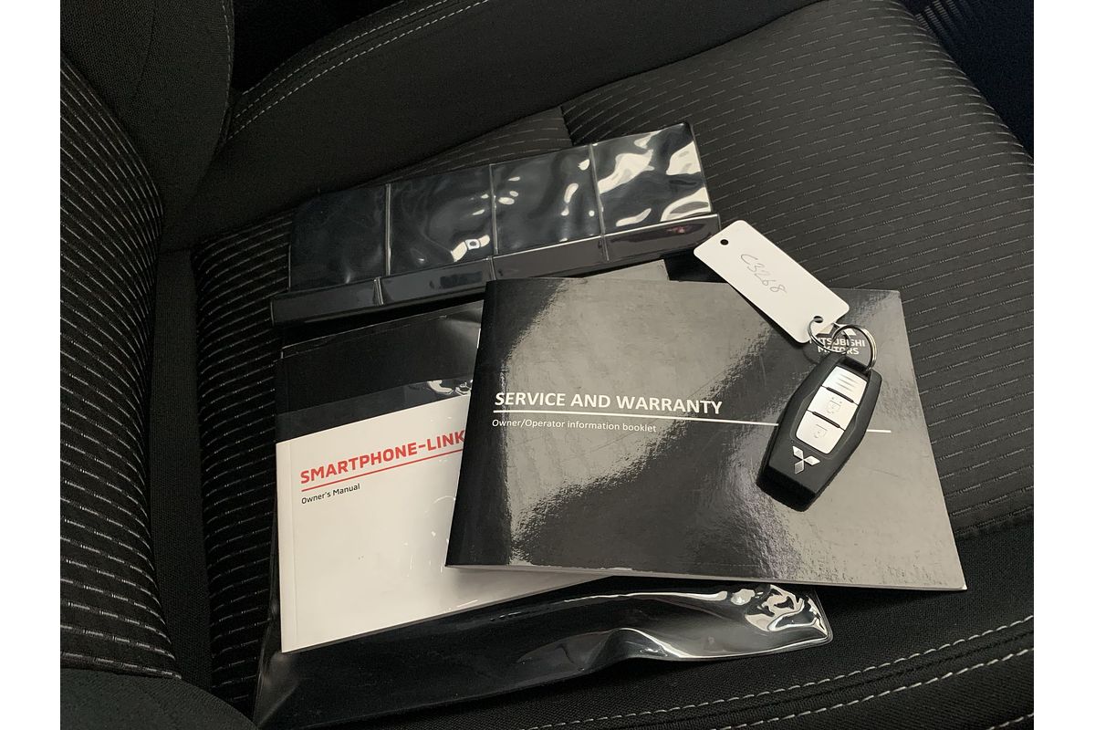 2023 Mitsubishi Outlander ES ZM