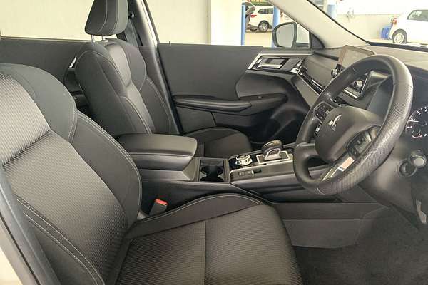 2023 Mitsubishi Outlander ES ZM