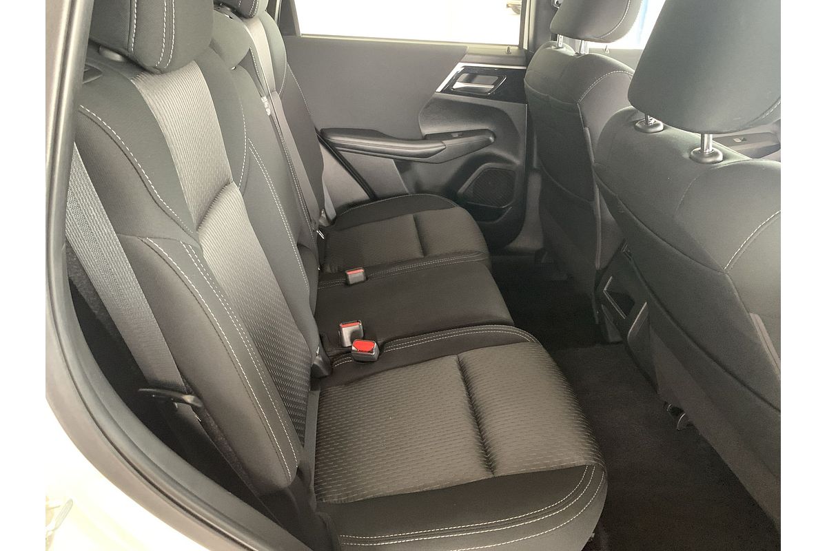 2023 Mitsubishi Outlander ES ZM