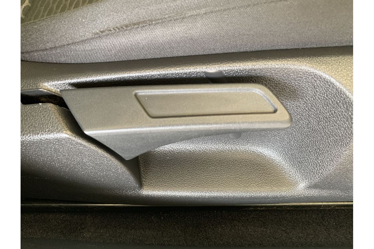 2012 Volkswagen Golf 77TSI VI