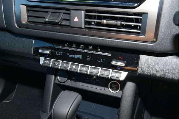 2025 Mitsubishi Triton GSR MV 4X4