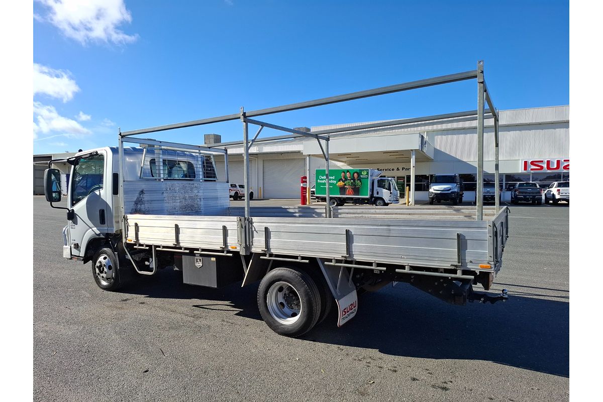 2014 Isuzu N Series NPR 200/275 Premium 4x2